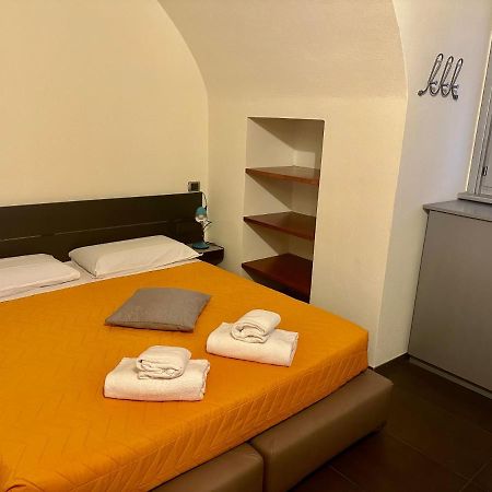 Feel - Luxury Duomo Suite Bergamo Exteriör bild