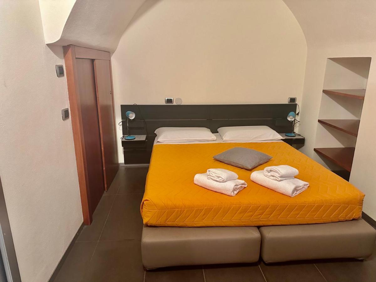 Feel - Luxury Duomo Suite Bergamo Exteriör bild